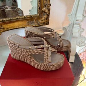 Valentino wedge size 40